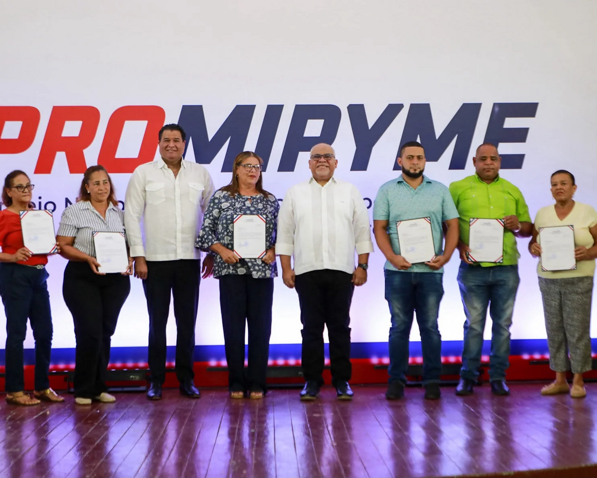 Promipyme entrega RD$100 millones en financiamiento a microempresarios de Río San Juan