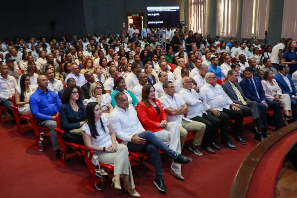 PUBLICO DURANTE JORNADA EN SAN CRISTOBAL