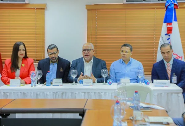 Director Gómez Mazara se reúne con equipo subdirección de Desarrollo ...