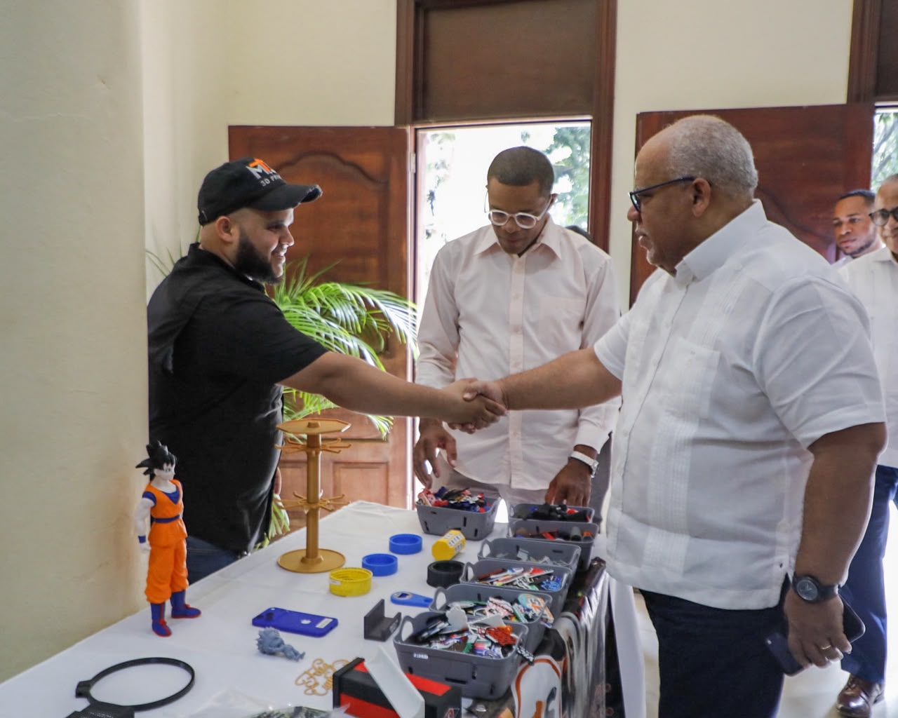 FABRICIO SALUDANDO EMPRENDEDORES