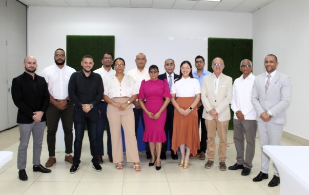 Asistente En El Lanzamiento Asistente En El Lanzamiento