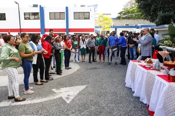 Colaboradores Compartiendo Durante Bienvenida