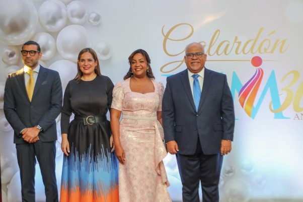 Ejecutivos Promipyme En Premio Galaron