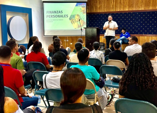 Impartiendo Taller De Educacion Financiera